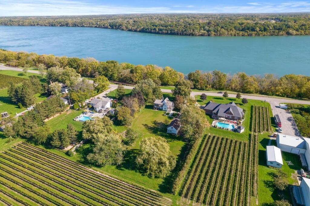 Вілла Waterfront Niagara-On-The-Lake Farmhouse On A Vineyard Екстер'єр фото